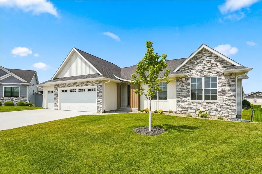 4135 Tall Pines Court, Marion, IA 52302 - #2