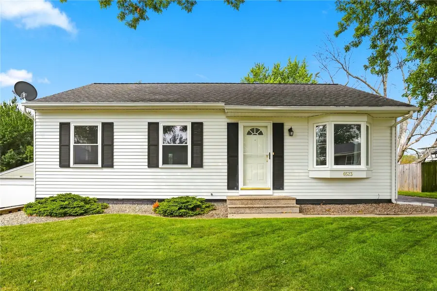 6523 Boxwood Ln Ne, Cedar Rapids, IA 52402 - #2
