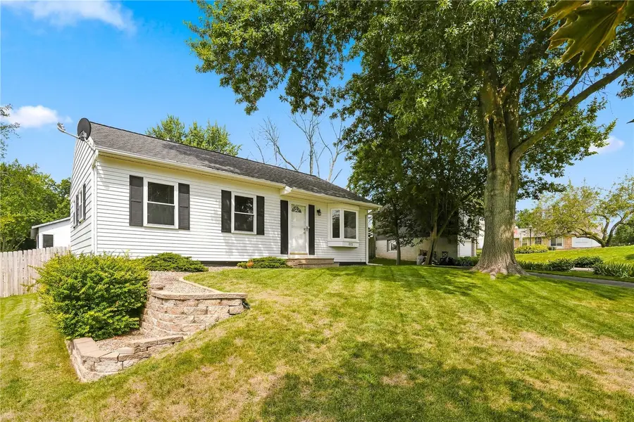 6523 Boxwood Ln Ne, Cedar Rapids, IA 52402 - #3