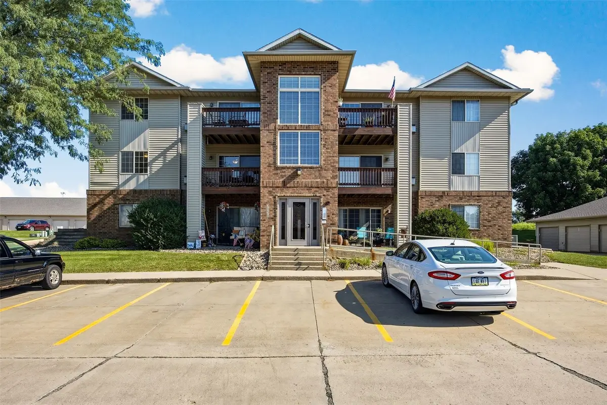 3050 Wilson Sw #5, Cedar Rapids, IA 52404 - #1