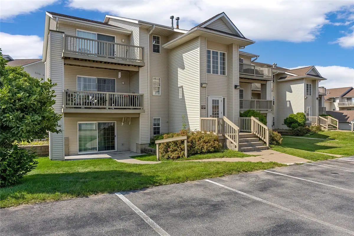 1260 44th Street #A, Marion, IA 52302 - #1