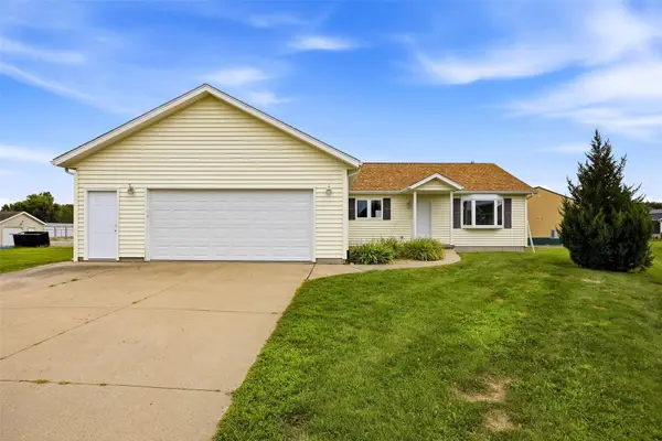 181 Bear Creek Ct, Palo, IA 52324
