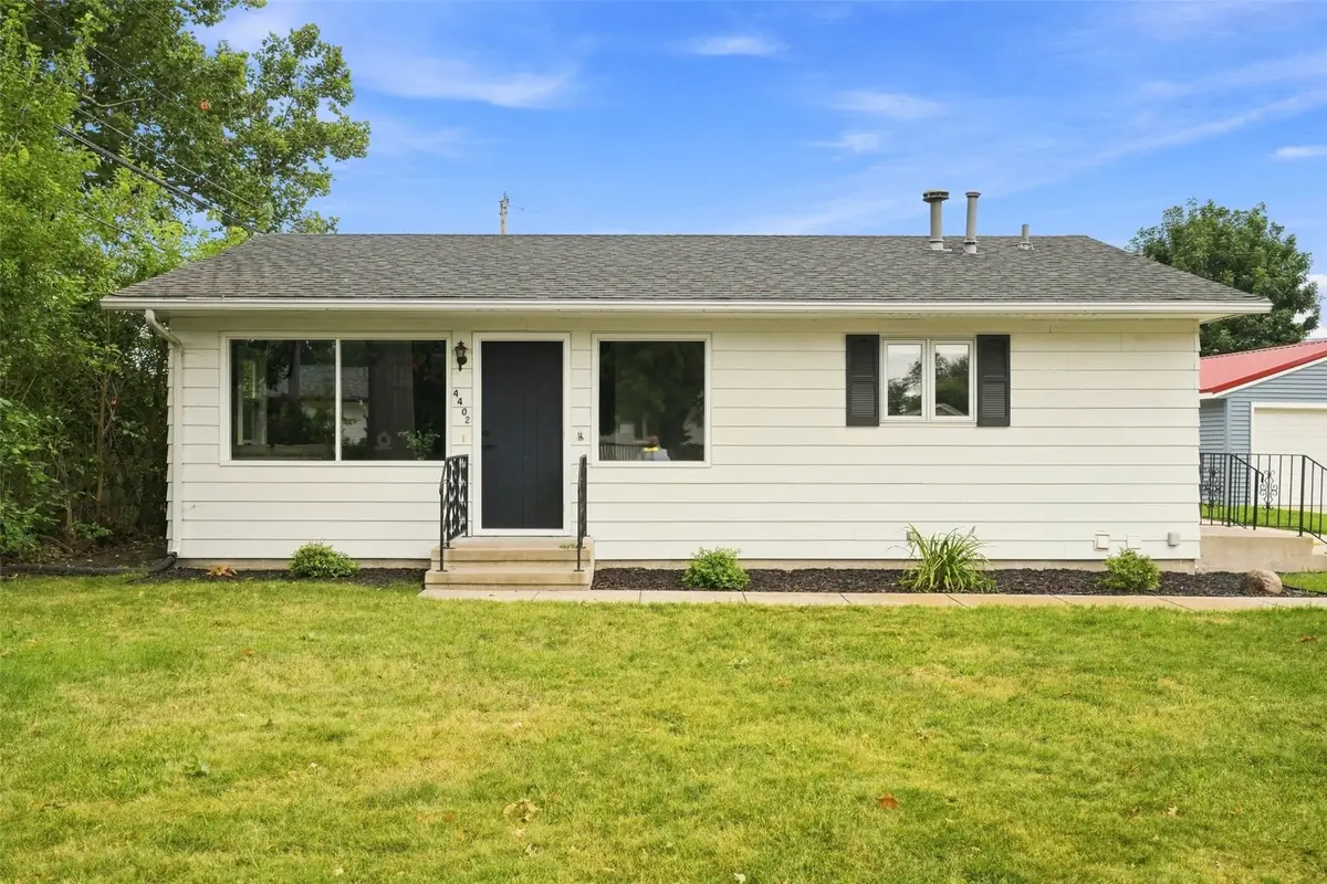 4402 Lee Street Ne, Cedar Rapids, IA 52402 - #1