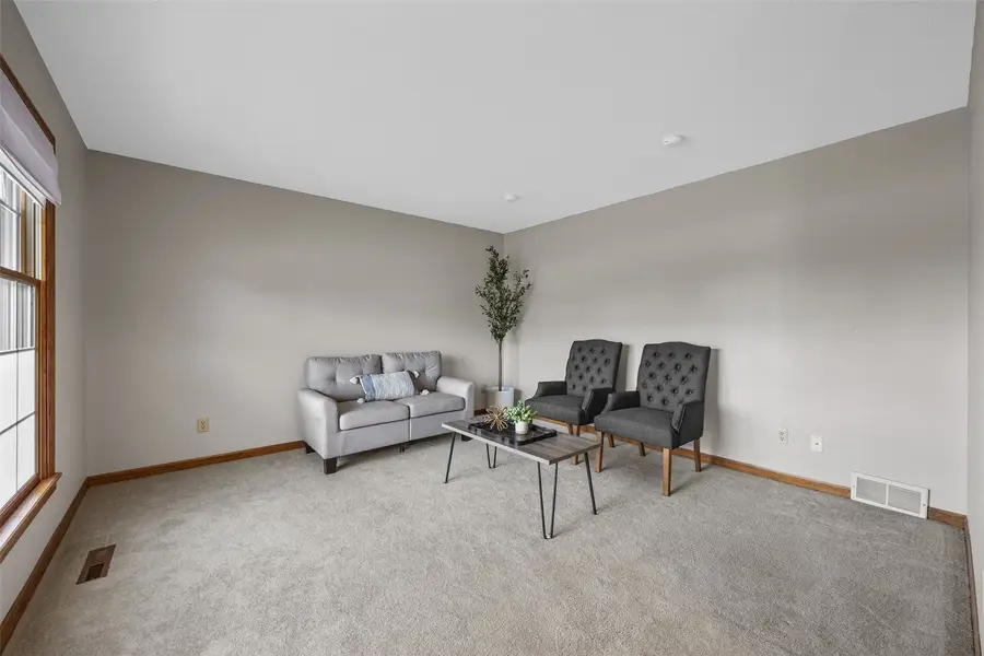 6907 Rockingham Drive Sw, Cedar Rapids, IA 52404 - #2
