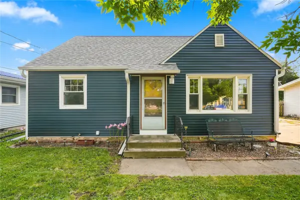 3712 Center Point Road Ne, Cedar Rapids, IA 52402