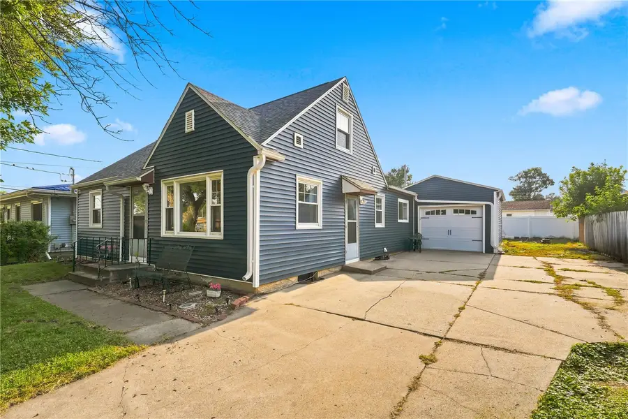 3712 Center Point Road Ne, Cedar Rapids, IA 52402 - #2