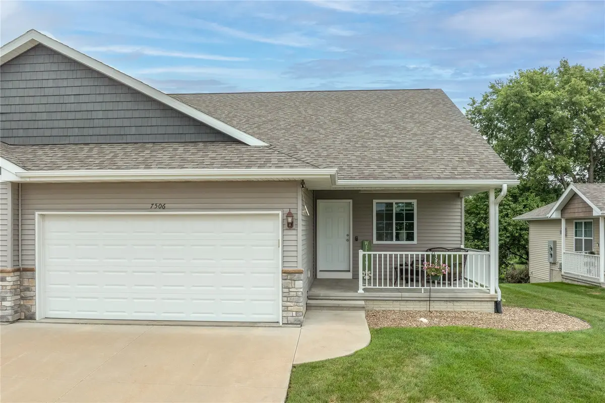 7506 Summerset Avenue Ne, Cedar Rapids, IA 52402 - #1