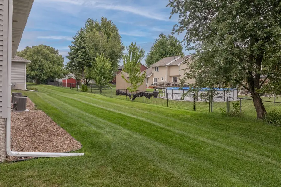 7506 Summerset Avenue Ne, Cedar Rapids, IA 52402 - #3