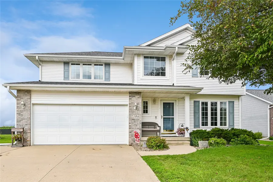7306 Prairie Heights Drive Sw, Cedar Rapids, IA 52404 - #2