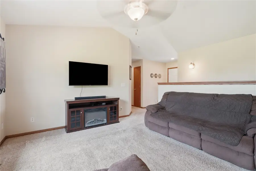4592 Creekview Trail, Palo, IA 52324 - #3