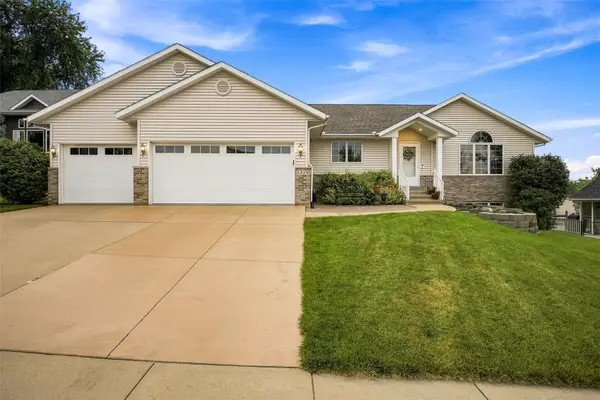1319 Jackson Woods Court Nw, Cedar Rapids, IA 52405