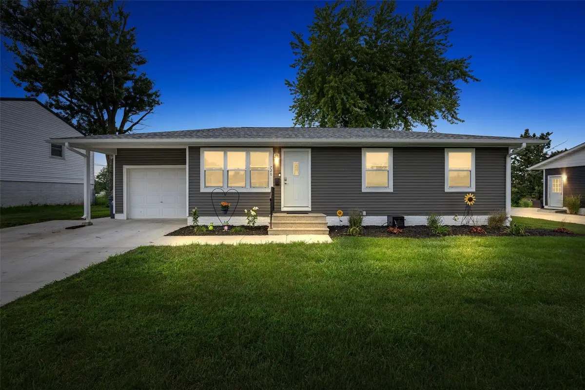 720 Owen Street Nw, Cedar Rapids, IA 52405 - #1