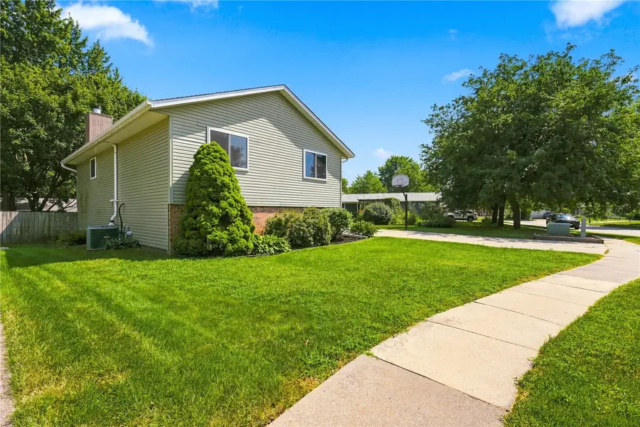 2230 Hazel Ct., Iowa City, IA 52240 - #2