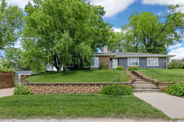 2600 Maple Drive Nw, Cedar Rapids, IA 52405