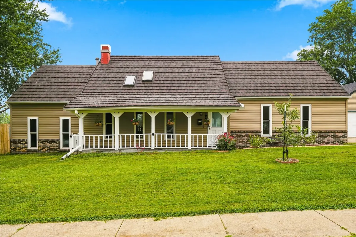 3106 Hogan Avenue Nw, Cedar Rapids, IA 52405 - #1