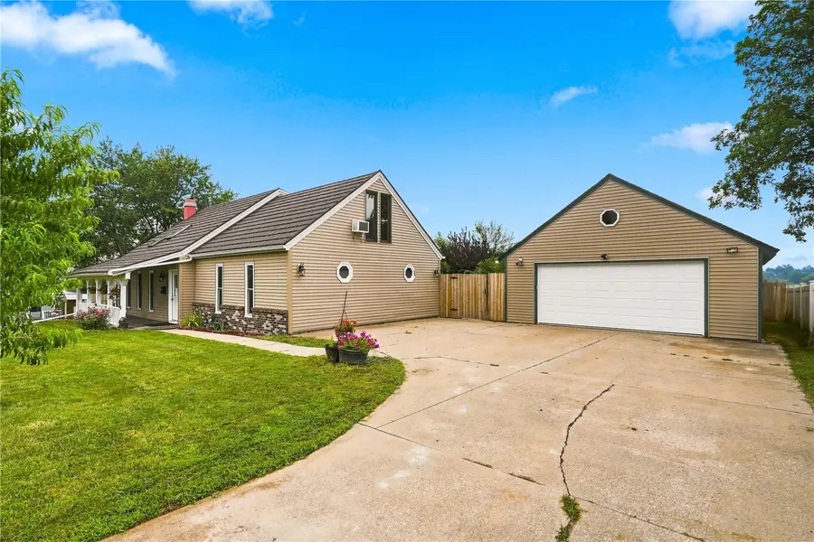 3106 Hogan Avenue Nw, Cedar Rapids, IA 52405 - #2