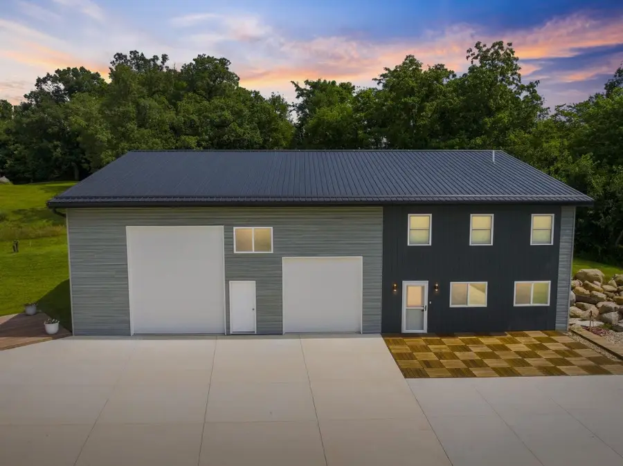 5710 32nd Avenue, Center Point, IA 52213 - #2