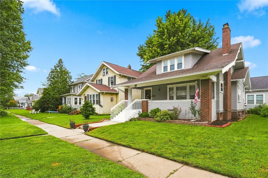 2046 Washington Avenue Se, Cedar Rapids, IA 52403 - #2