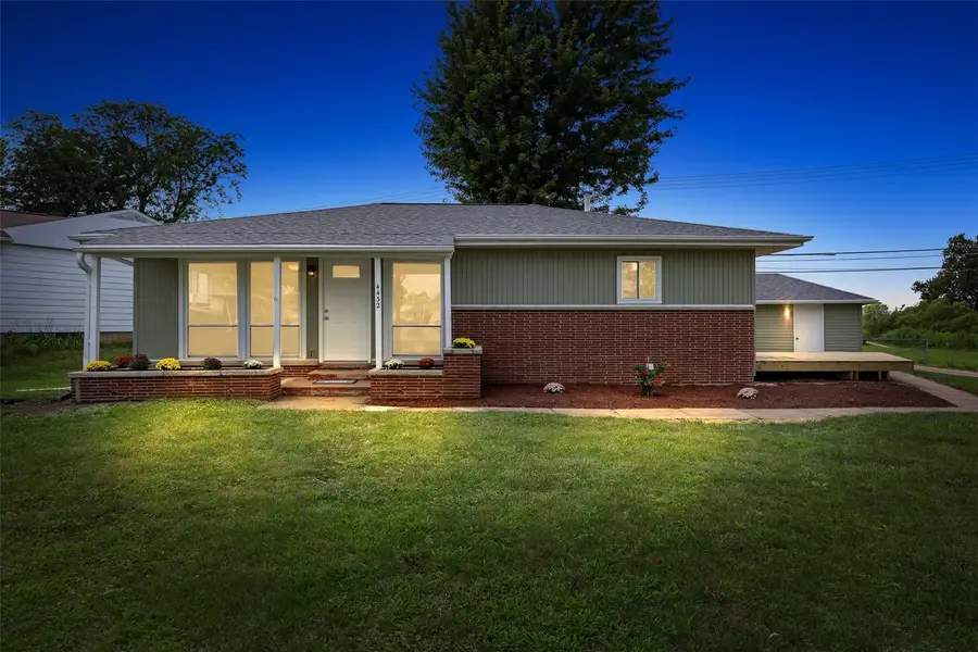 4432 Regal Avenue Ne, Cedar Rapids, IA 52402 - #2