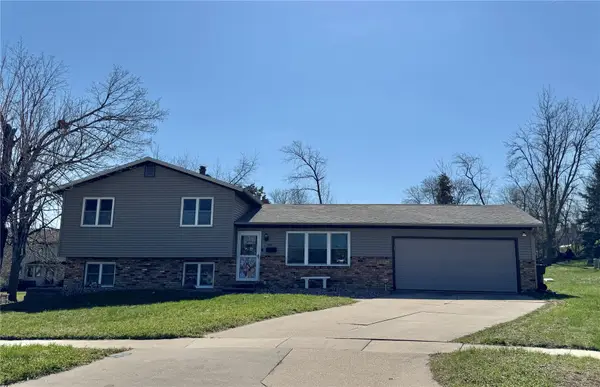 4112 Finch Court Ne, Cedar Rapids, IA 52402