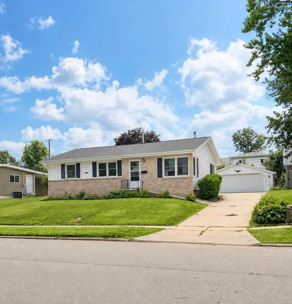 2565 23rd Avenue, Marion, IA 52302