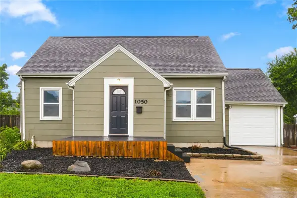 1050 27th St Ne, Cedar Rapids, IA 52402