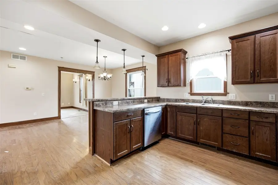 712 6th Street Sw, Cedar Rapids, IA 52404 - #2