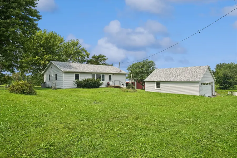 1506 Horn Rd, Mount Vernon, IA 52314 - #2