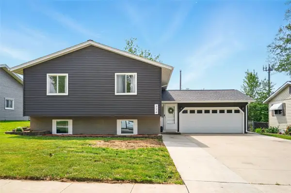 224 32nd Street Nw, Cedar Rapids, IA 52405