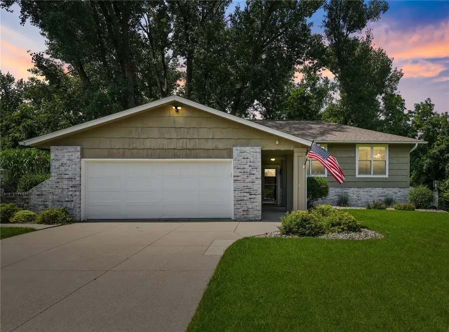 419 Green Valley Terrace Se, Cedar Rapids, IA 52403 - #2