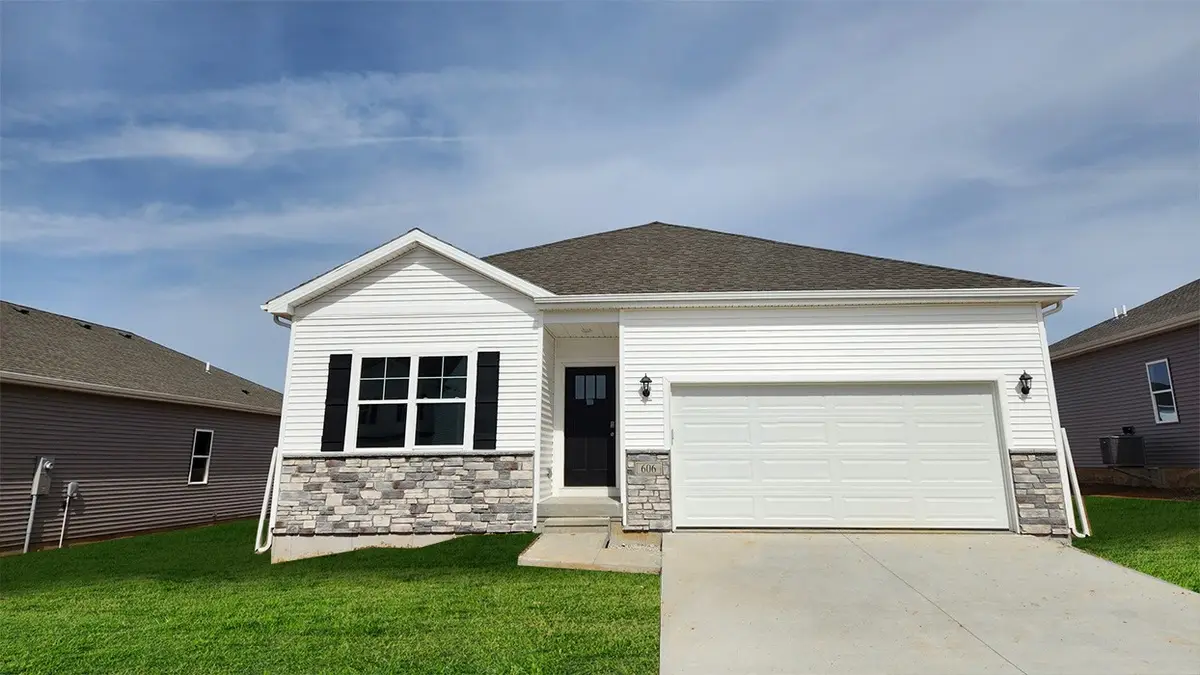 2786 Cecelia Drive, Hiawatha, IA 52233 - #1