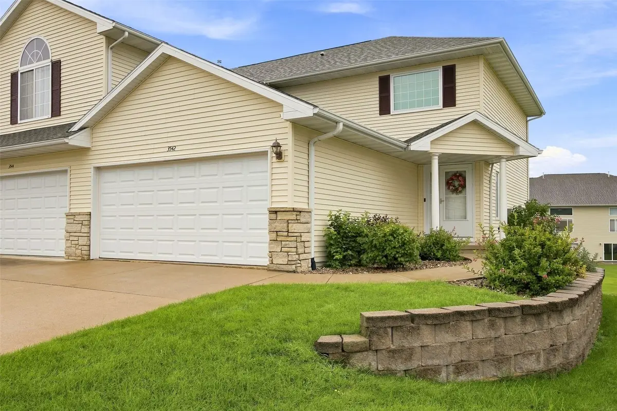3542 Stoneview Circle, Cedar Rapids, IA 52404 - #1