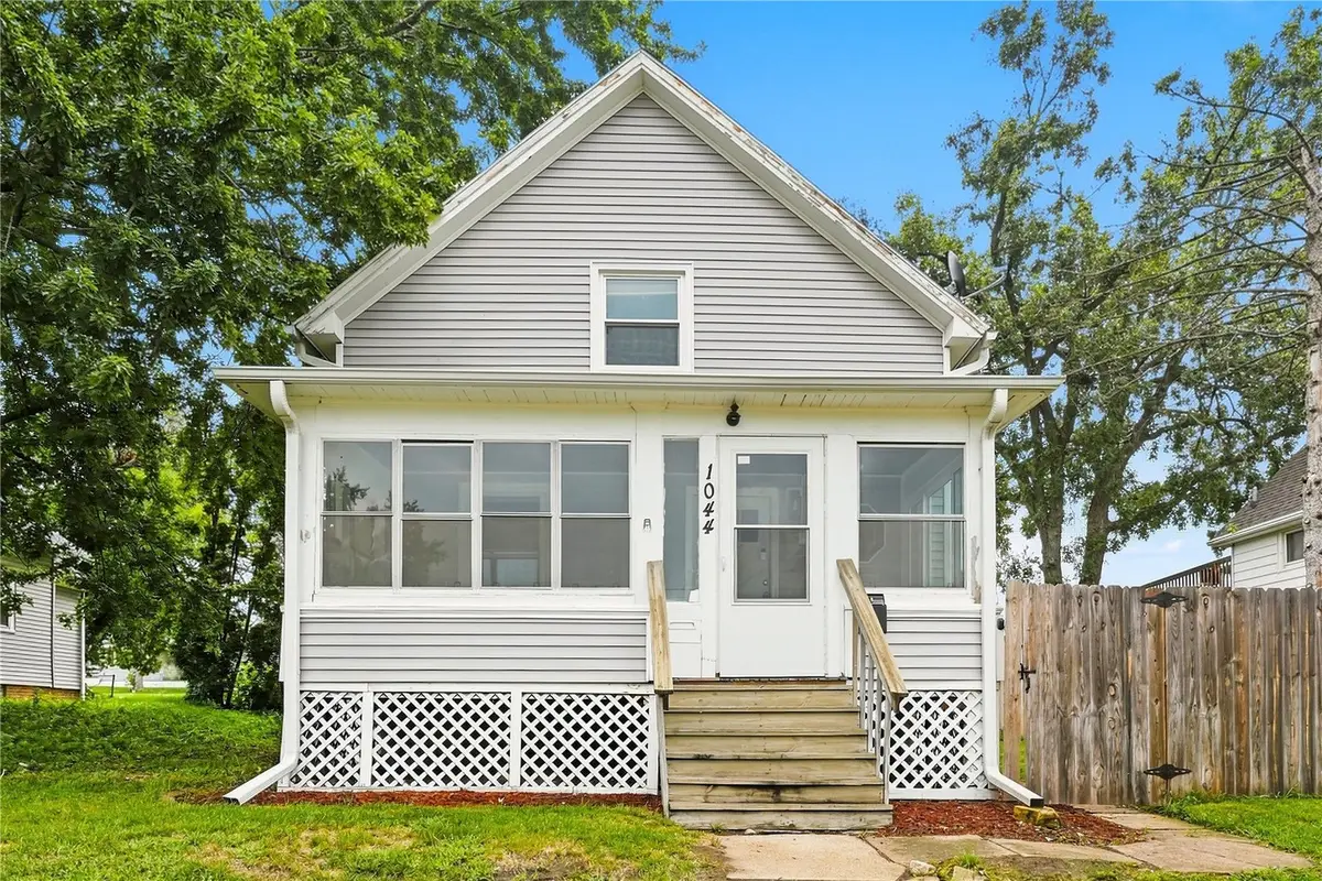 1044 17th Street Ne, Cedar Rapids, IA 52402 - #1