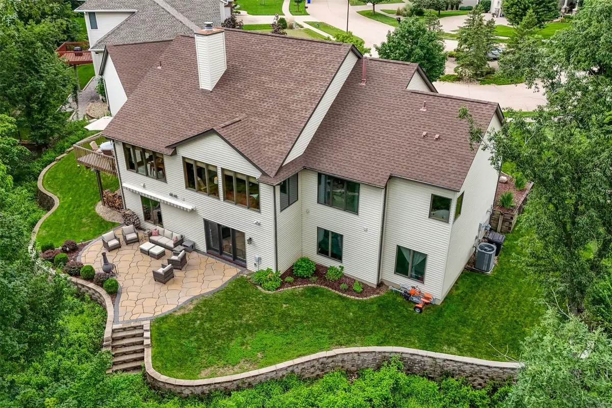 3205 Reston Court Ne, Cedar Rapids, IA 52402 - #1