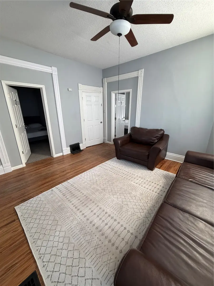 1532 D Ave Ne #A & B, Cedar Rapids, IA 52402 - #2