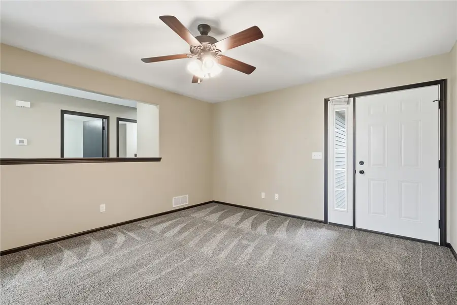 159 Woodstone Ln Sw, Cedar Rapids, IA 52404 - #3
