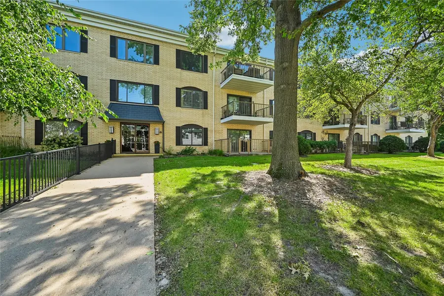 190 Cottage Grove Avenue Se #114, Cedar Rapids, IA 52403 - #3