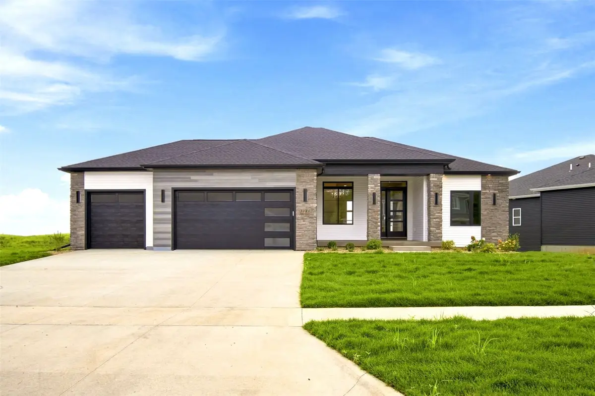 3040 Ridgeview Circle, Coralville, IA 52241 - #1