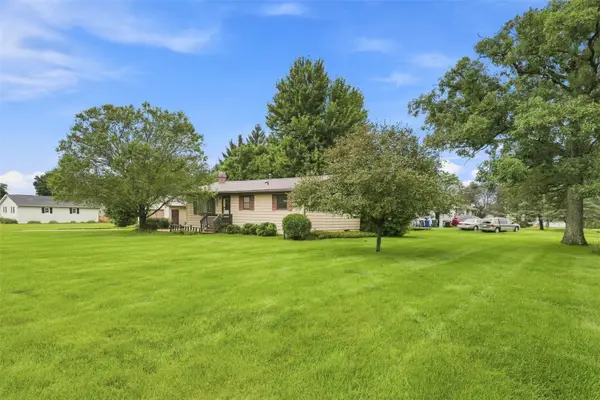 505 S Troy Road, Robins, IA 52328
