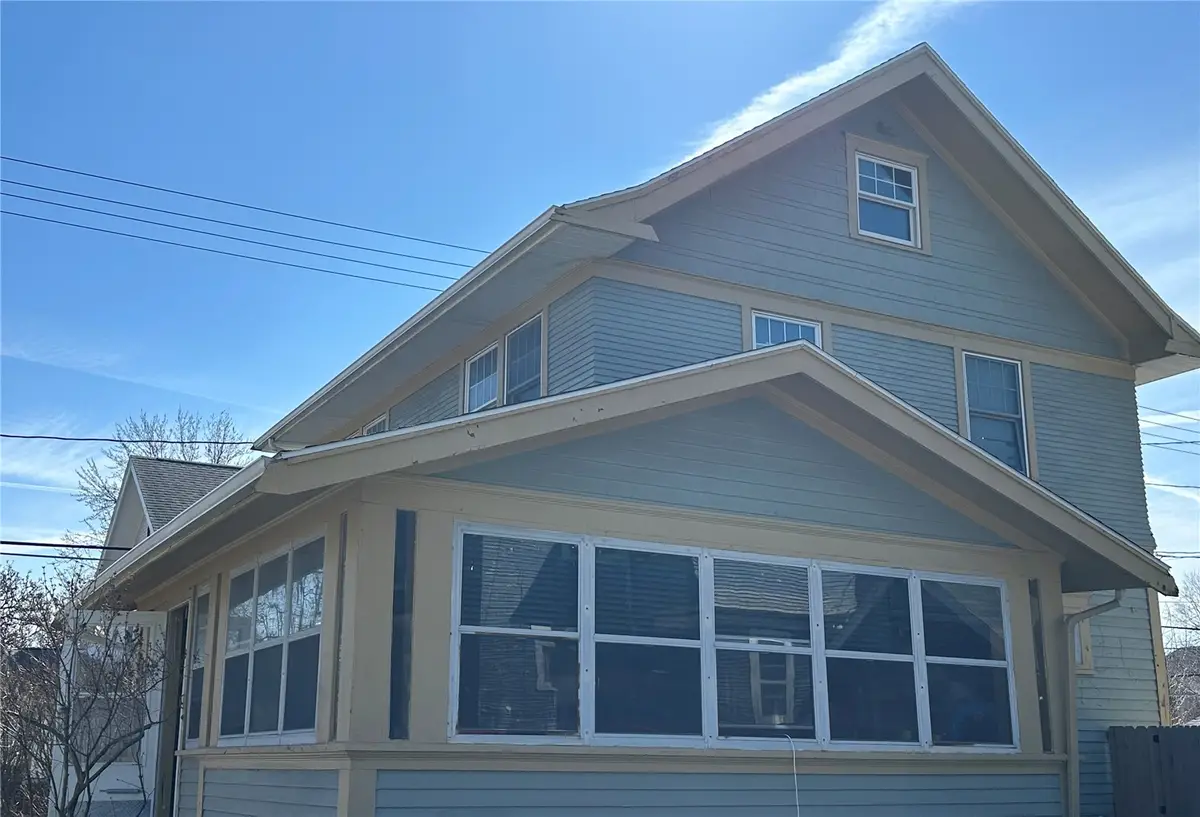335 SE 19th Street, Cedar Rapids, IA 52403 - #1