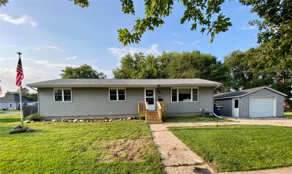 401 E 12th Street, Vinton, IA 52349
