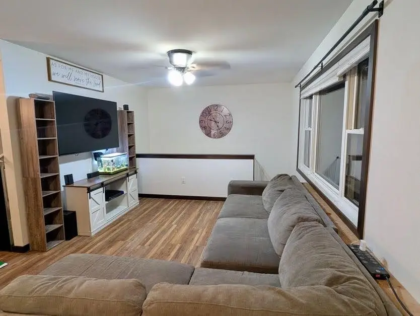 401 E 12th Street, Vinton, IA 52349 - #2