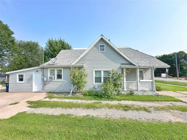 705 C Avenue, Vinton, IA 52349