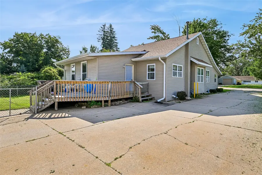 618 E Maple Street, Central City, IA 52214 - #2