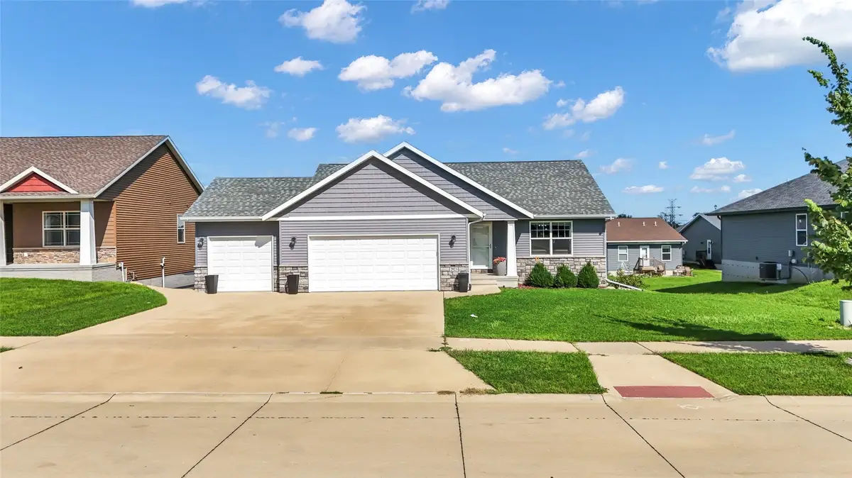 2923 SW James Parkway, Cedar Rapids, IA 52404 - #1
