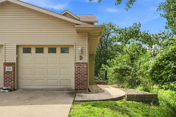 733 Broderick Drive Ne #D, Cedar Rapids, IA 52402