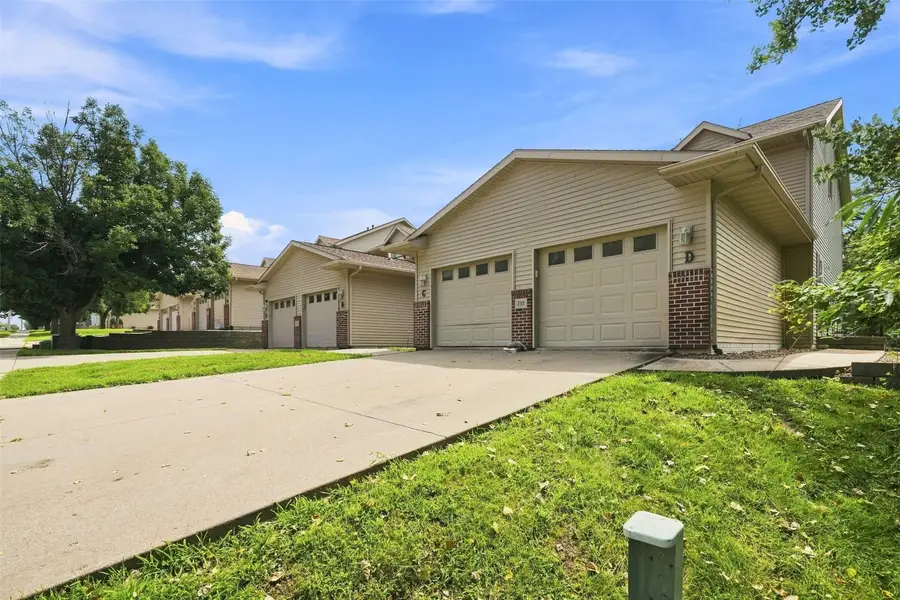 733 Broderick Drive Ne #D, Cedar Rapids, IA 52402 - #2