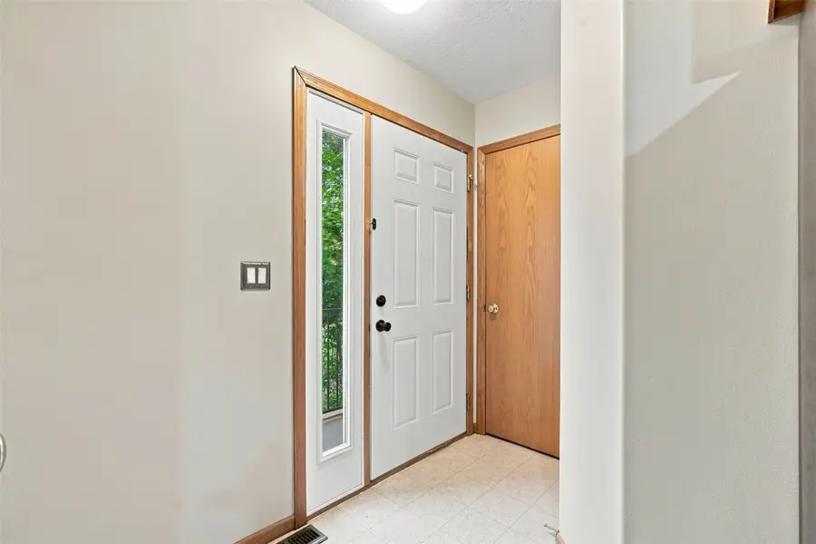 733 Broderick Drive Ne #D, Cedar Rapids, IA 52402 - #3