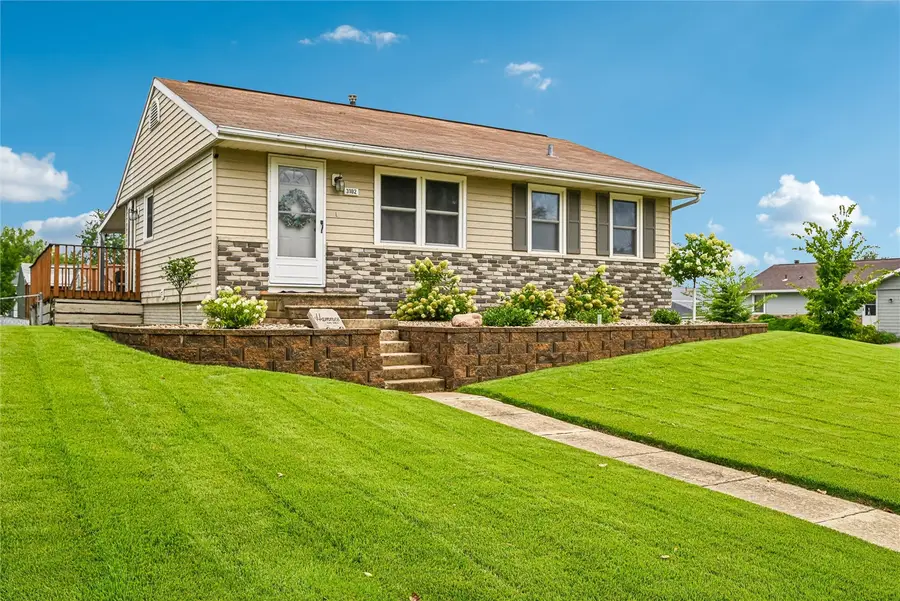3102 Bayberry Drive Sw, Cedar Rapids, IA 52404 - #2