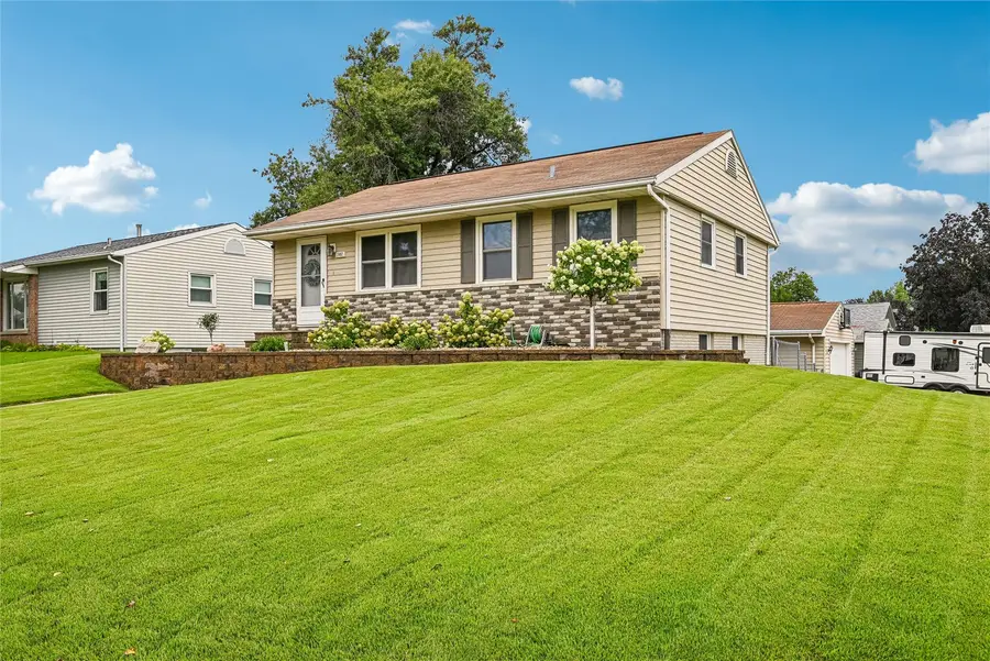 3102 Bayberry Drive Sw, Cedar Rapids, IA 52404 - #3